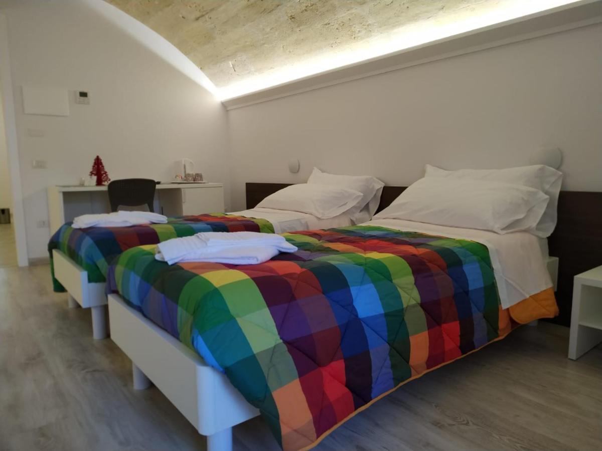 Hotel In & Out Matera Esterno foto