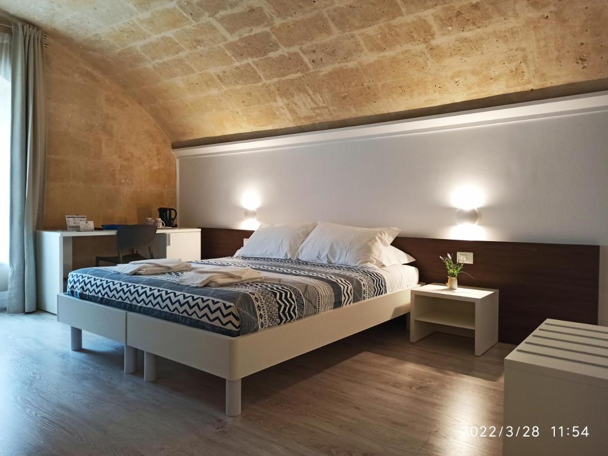 Hotel In & Out Matera Esterno foto
