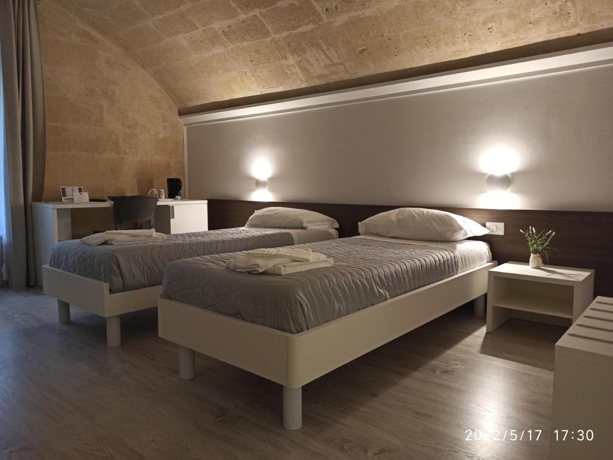 Hotel In & Out Matera Esterno foto